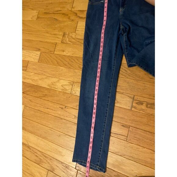 Style & Co Straight Leg women's blue medium wash mid rise casual jeans size 6 - Picture 10 of 10